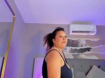 zara_holly_