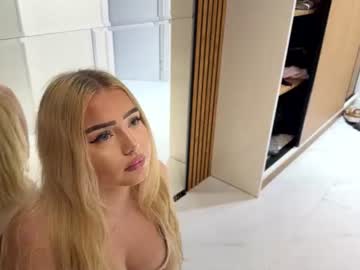 blonde8888