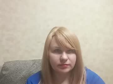 milla_moon_