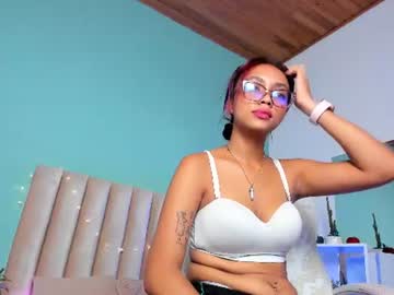 nahomy_hott_